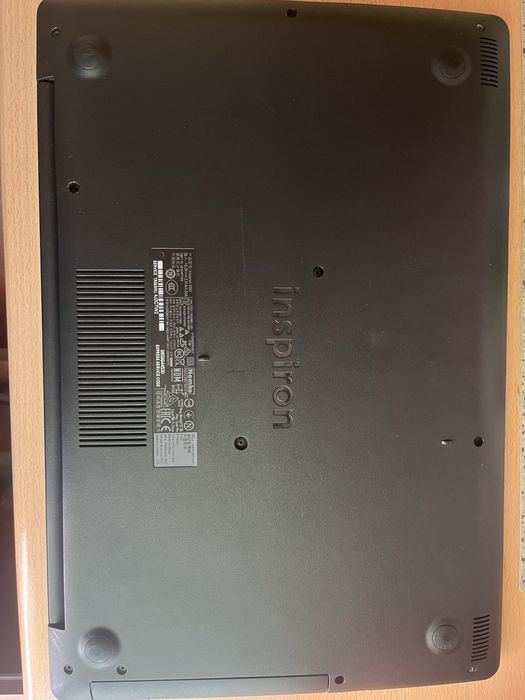 Продам ноутбук Dell состояние нового