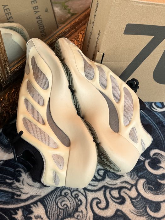 Adidas yeeze 700 v3 Azael