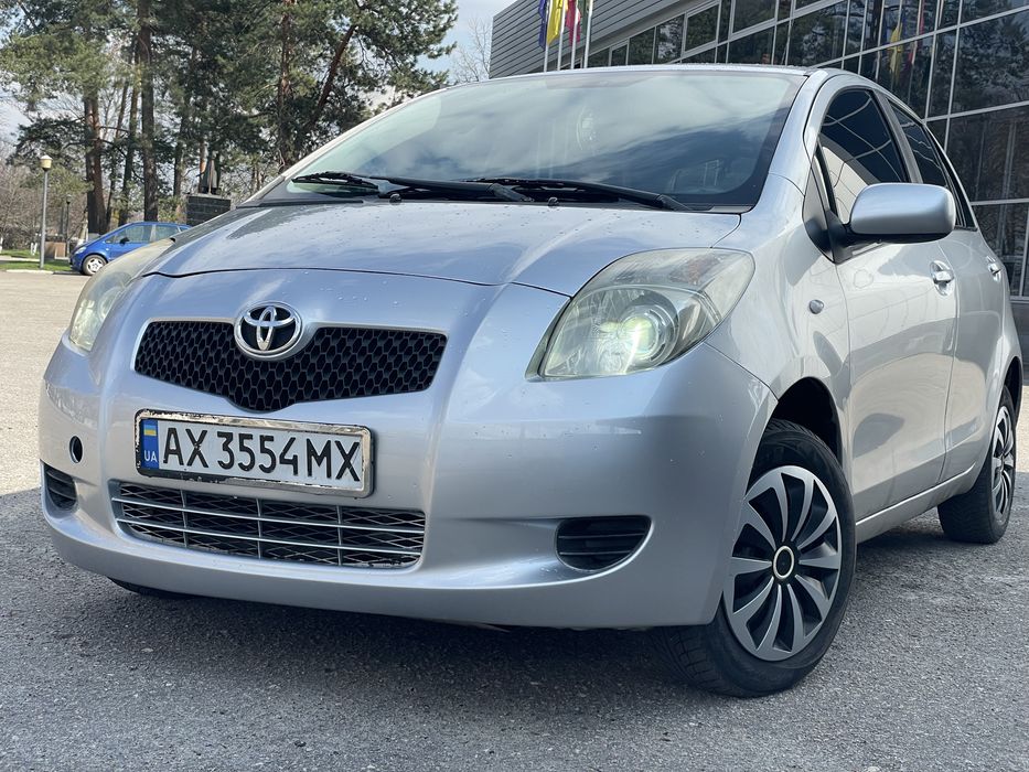 Продам тоета ярис автомат
