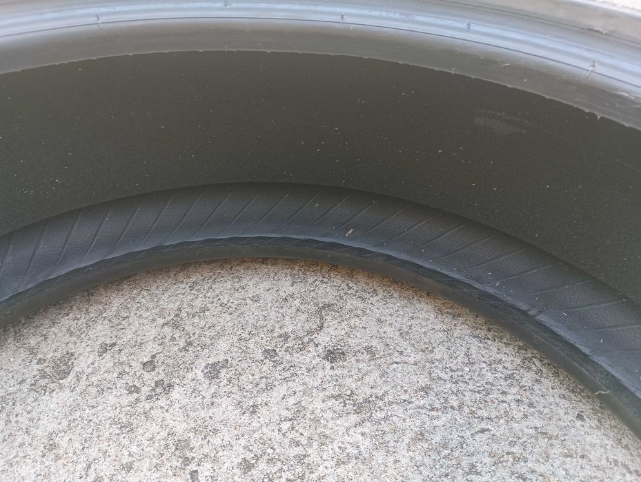 Pneus em muito bom estado-com poucos kms