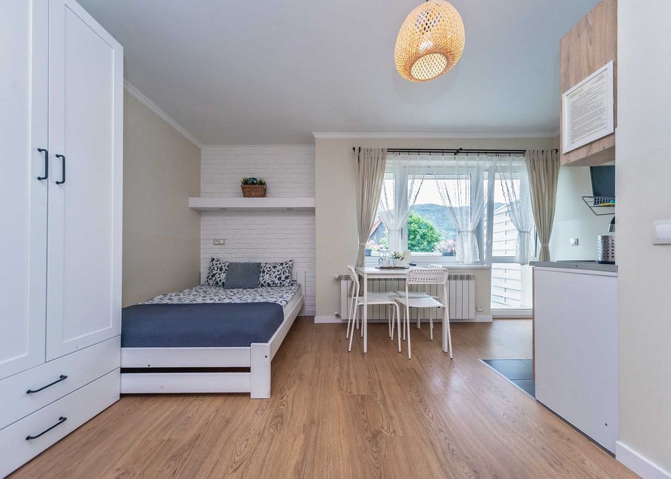 Apartament z balkonem 2–3 os. | 5 min do jeziora | Międzybrodzie