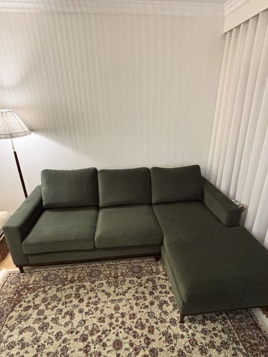 Sofá com chaise longue