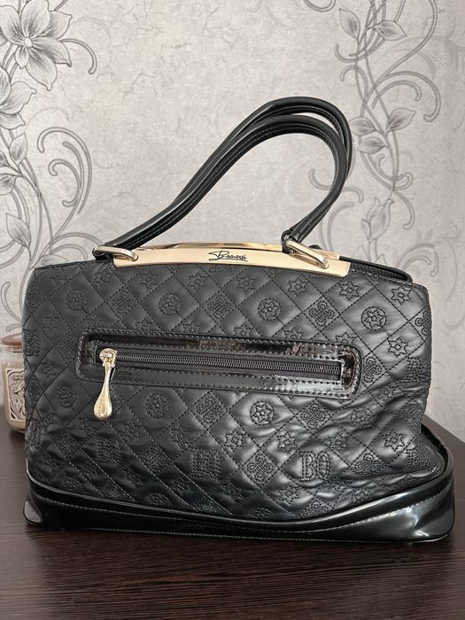 Сумка класична чорна