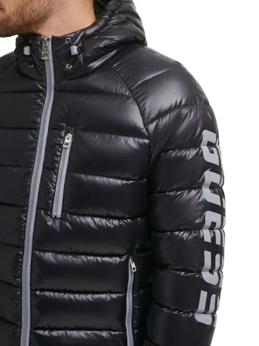 Пуховик Guess. Размер L-2 XL