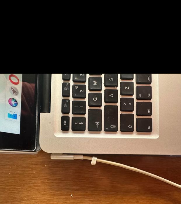 Macbook Pro finais de 2011 caixa e carregador original