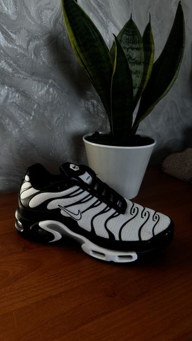 Кросівки Nike Air Max TN Plus
Кросівки Nike Air Max TN Plus Grey White