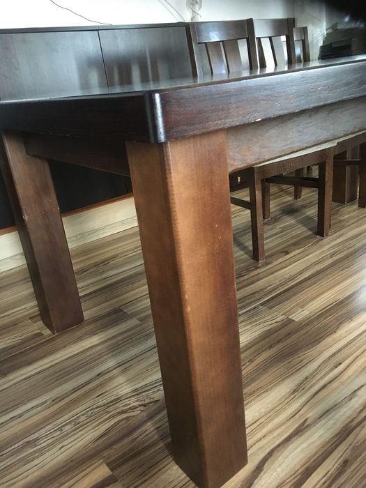 Stół z litego drewna, solidny, rozkładany