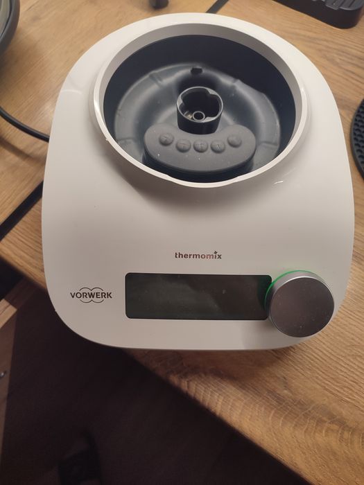 Sprzedam vorwerk+robot gratis