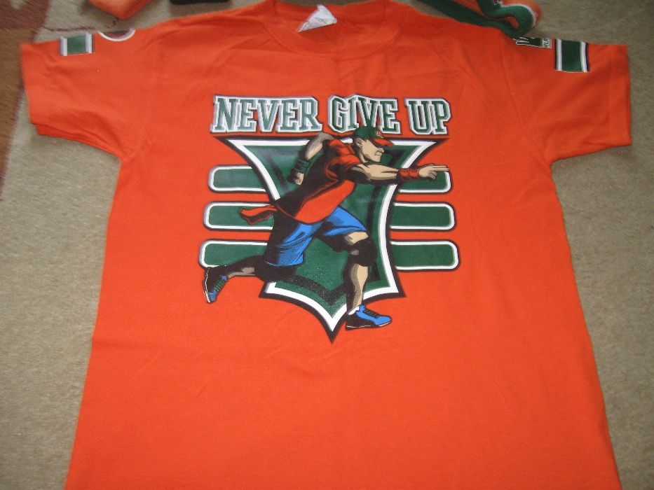 Sprzedam komplet John Cena dla fana WWE.