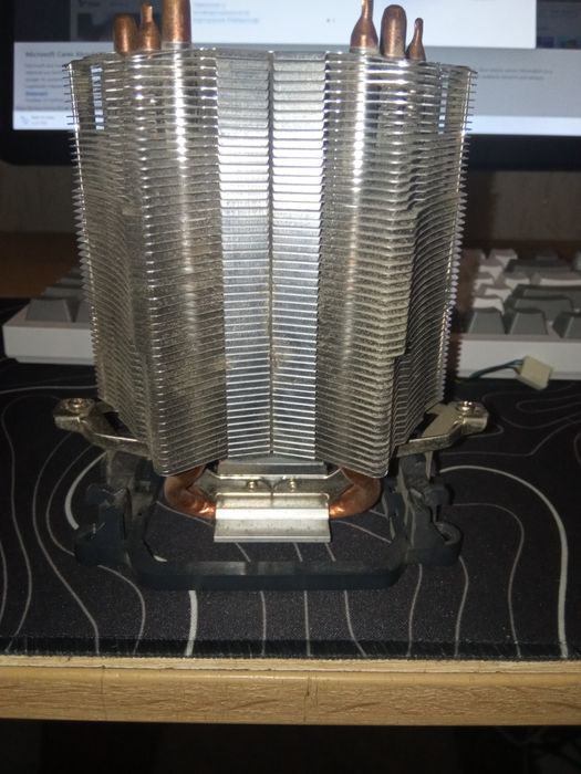 Продам "башню" Кулер Zalman CNPS7X LED