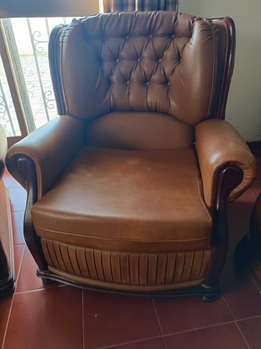 2 Sofás ,Puff, e Mesa Centro