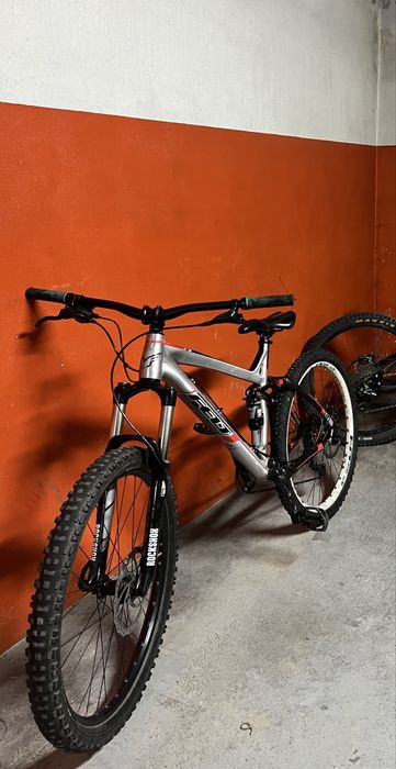 Bicicleta felt virtue six