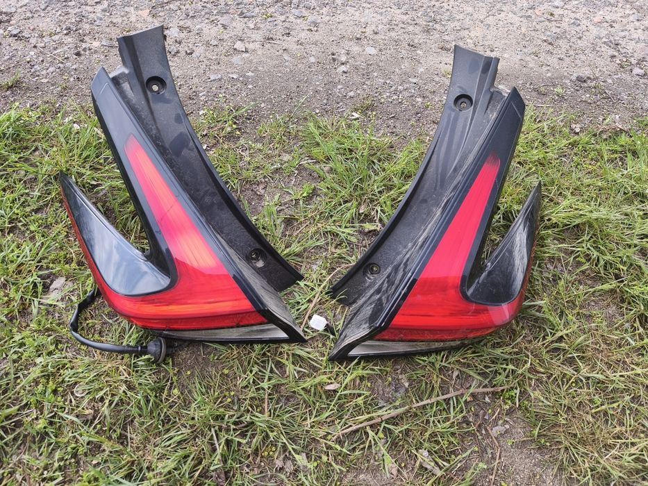 Задние фонари Ниссан лиф 2 Nissan leaf 2018-2021