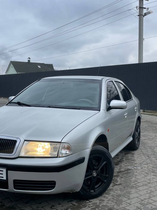 Продам Шкоду Октавию 1.8 атмо,газ-бензин