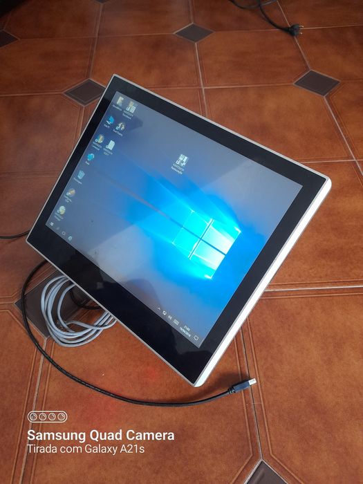 É  negociável. PC Táctil - Troca por telefone de meu agrado