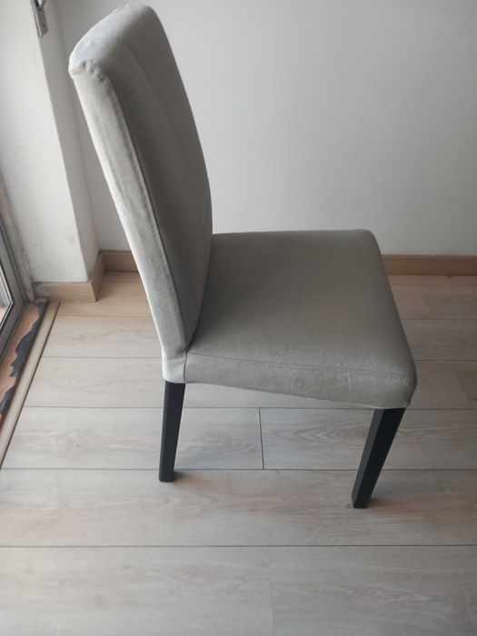 Mesa extensivel com 4 cadeiras