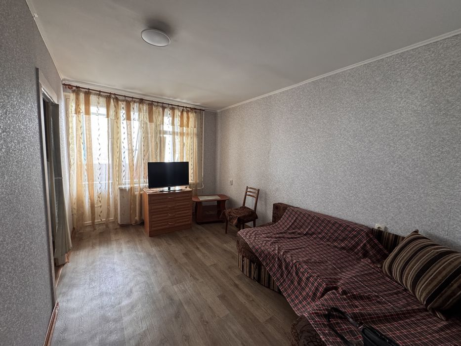 Квартира, метро Чернігівська. Оформлення 2%