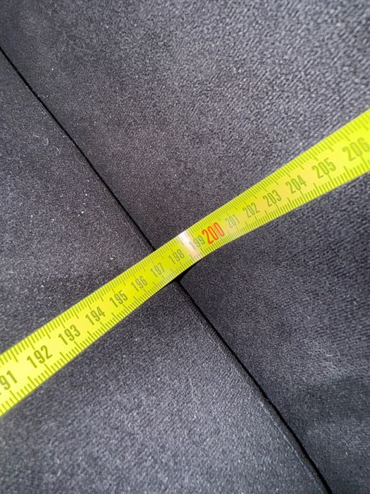 Wygodna czarna kanapa