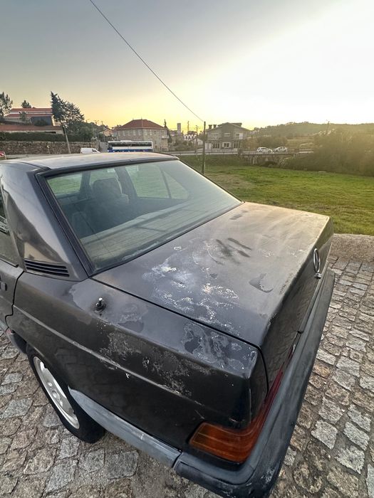 Mercedes 190d.