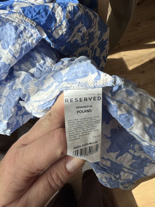 Сукня  в квіти з пишними рукавами від reserved S