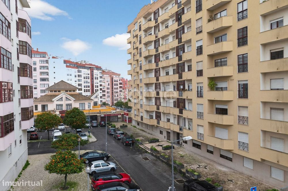 Apartamento T3 com Estacionamento e Arrecadação – Odivelas