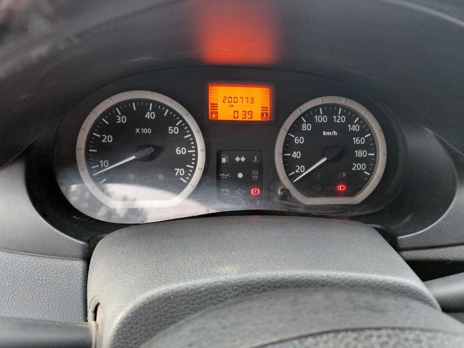 Dacia Logan 2009 рік