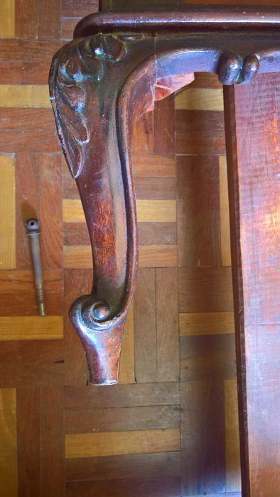 Mobília Queen Anne completa em bom estado!