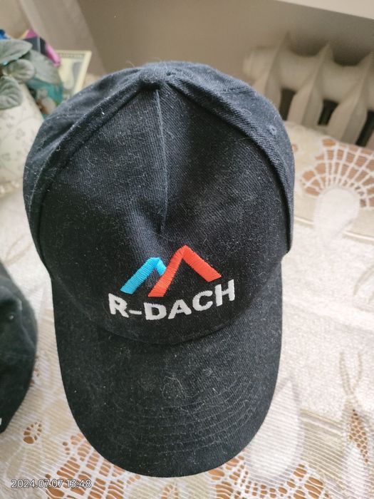 Czapki męskie lub młodzieżowe