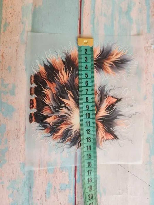 Naprasowanka na koszulkę z uroczym kotem w paski