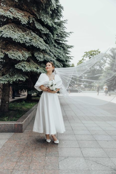 Продам весільну сукню