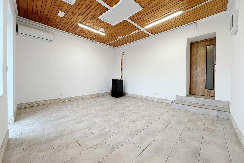 Lokal użytkowy do wynajęcia ok 27m2 przy ulicy Głównej, parter
