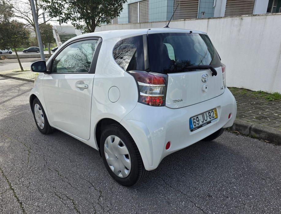 Toyota iQ 1.0 VVT-i   2010  Único Dono