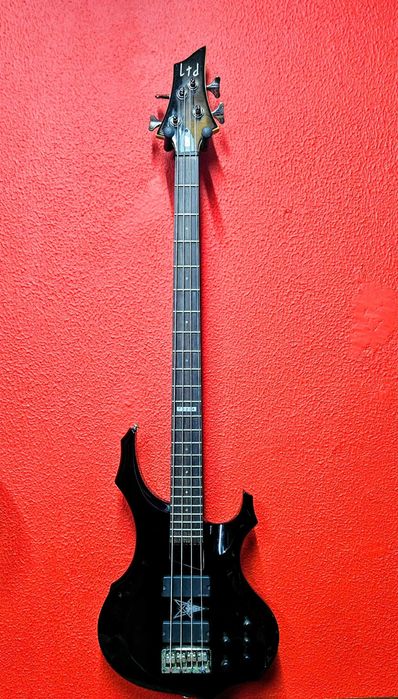 Baixo ESP LTD F-204 (Made in Korea) + Case Rígida