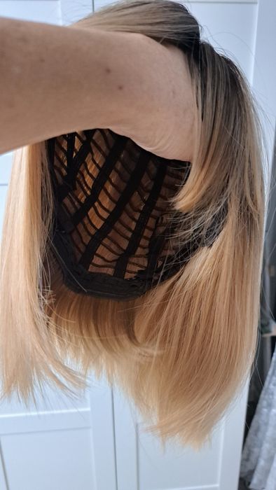 Peruka bob cieoły blond jak naturalne włosy