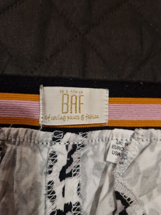 Spodnie rozmiar XL w panterkę