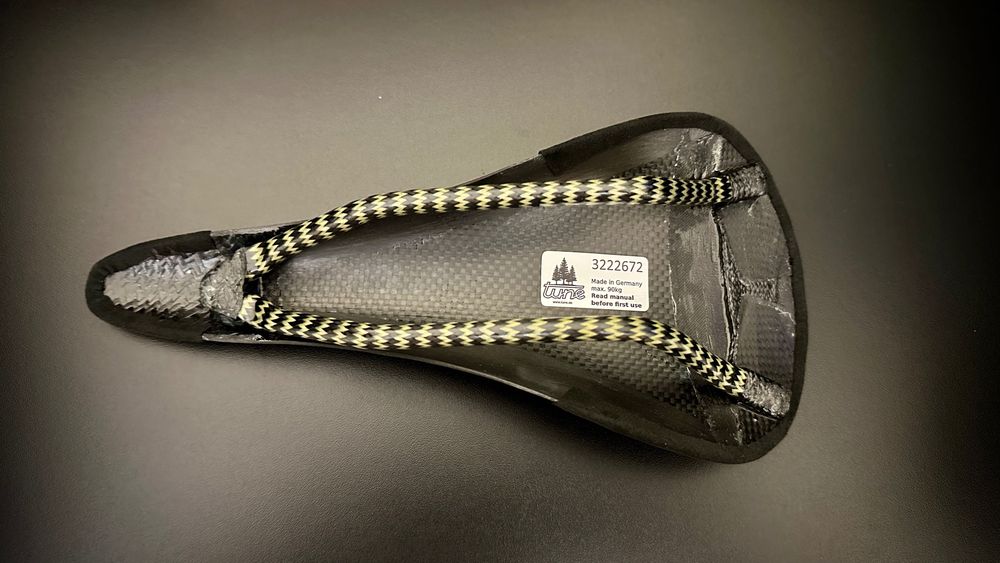 Сидіння карбонове Tune Speedneedle Alcantara Carbon Saddle - black