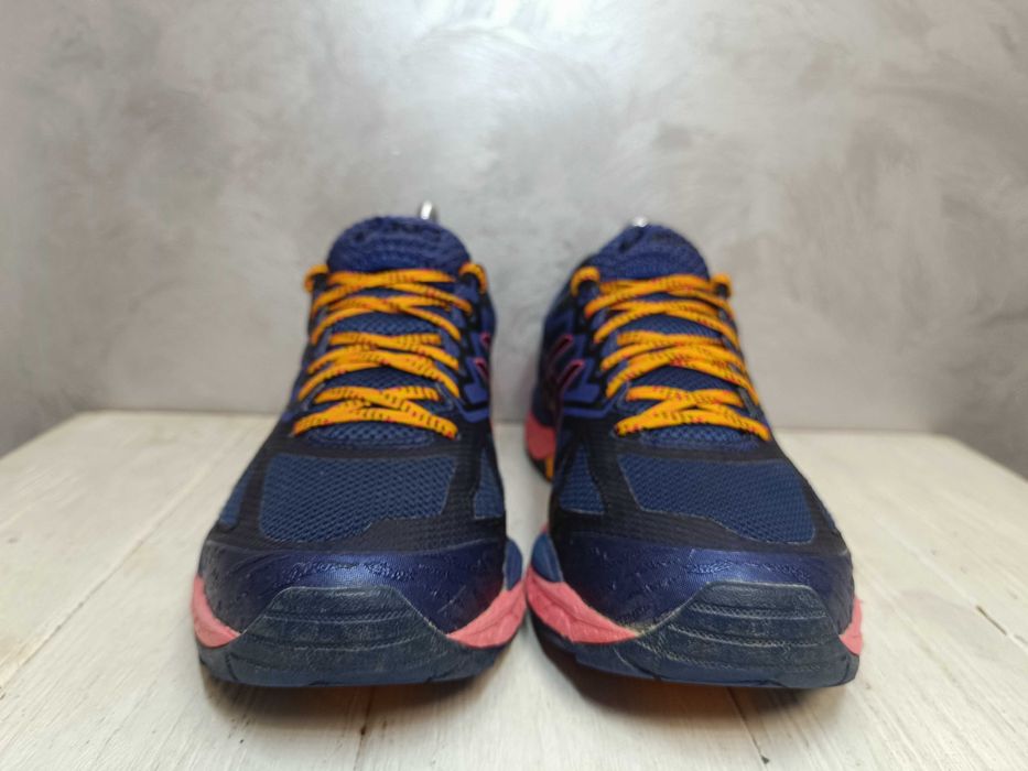 - Asics GEL-FujiTrabuco 6 Gore-Tex