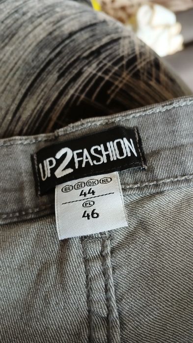 Szare dżinsy damskie  44/46 UP2Fasion