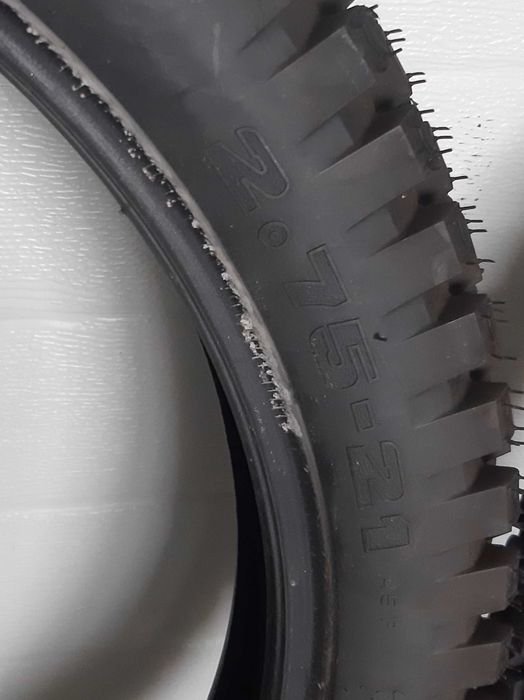 Pneus para moto ou ciclomotor