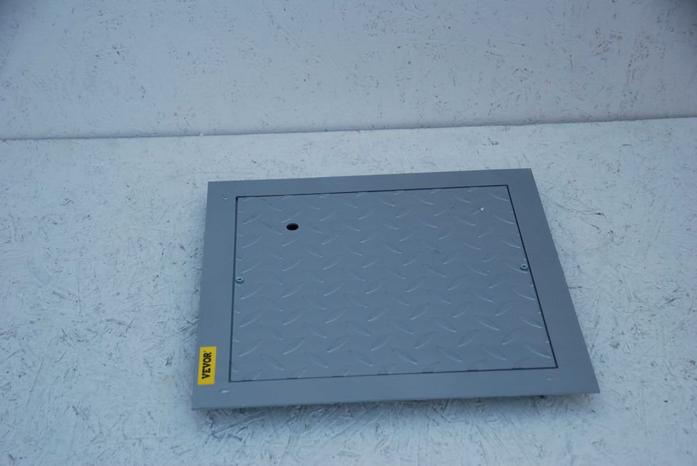 Stalowa pokrywa włazu