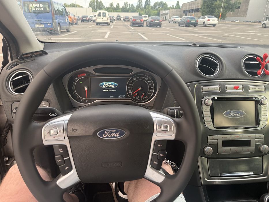Продам автомобіль Ford у чудовому стані