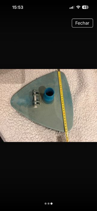 Base de aspirador de piscina em bom estado