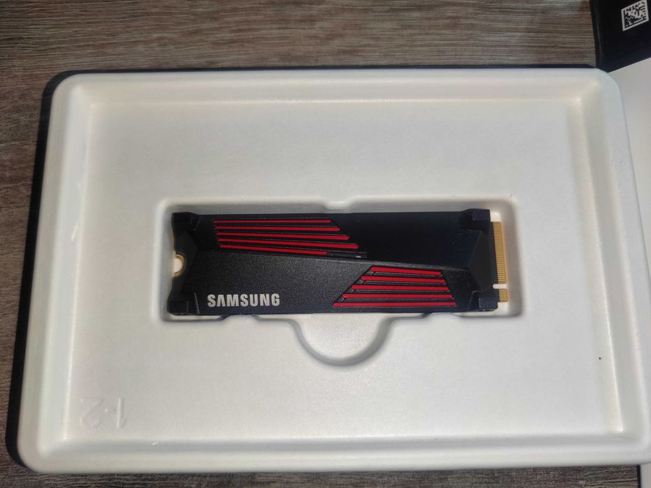 SSD накопичувач Samsung 990 PRO with Heatsink 1 TB (MZ-V9P1T0CW)