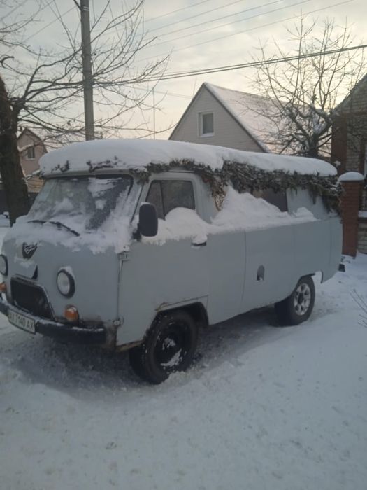 Продам УАЗ 3909
Двигун. 402. масла не бере
КПП 4 ст мости в робочому с