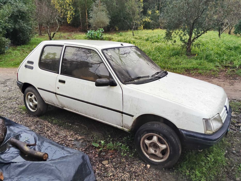 Peugeot 205 branco