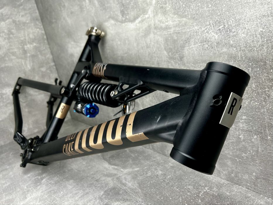 Топова рама Rose Beef Cake DH8 для fr rock shox fox