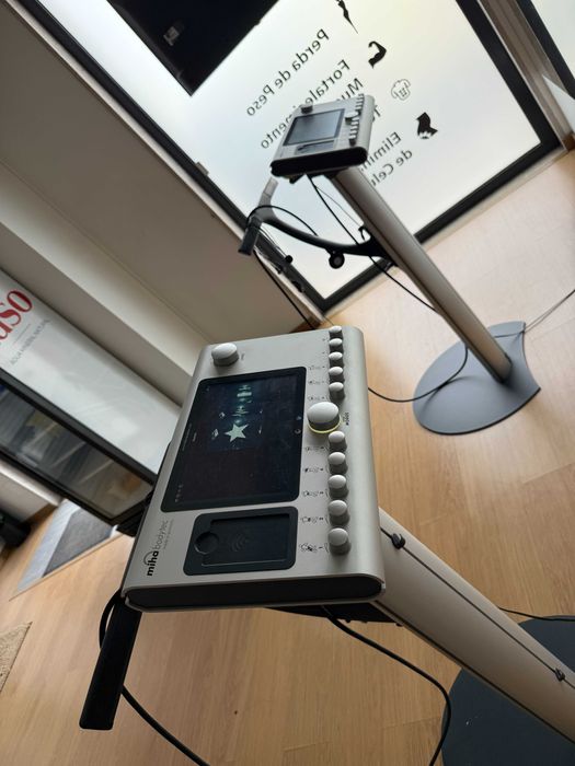 2× Miha Bodytec II — Máquinas EMS profissionais — Lote estúdio
