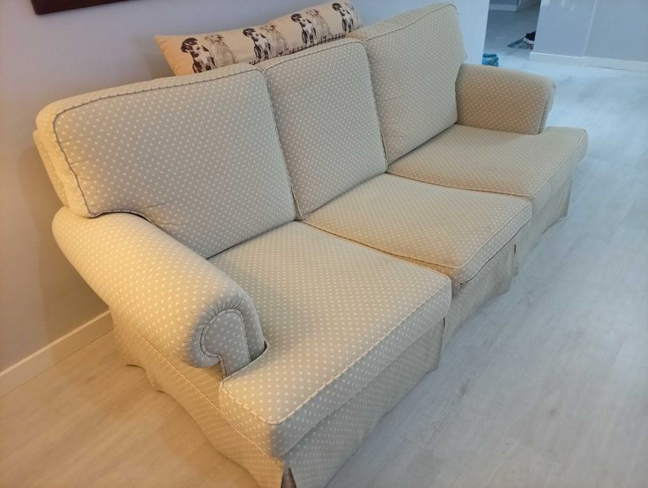 Sofá cama três corpos