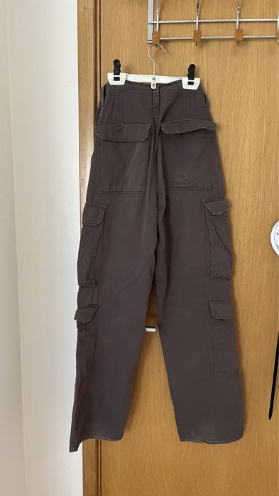 Calça Cargo castanha BERSHKA 36