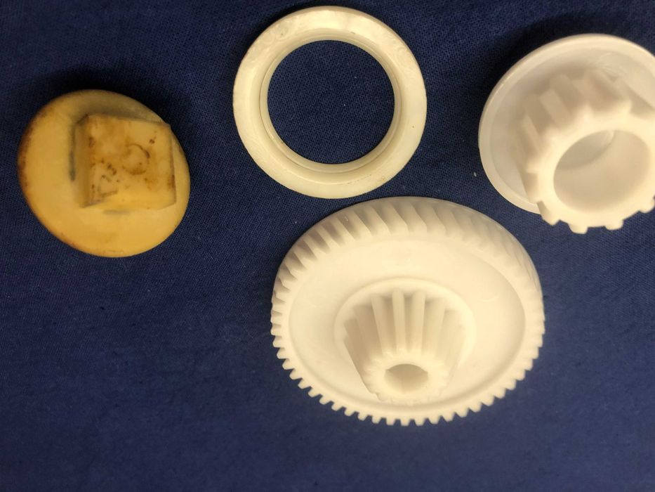 Шестеренка, муфта к мясорубки BOSCH Новая